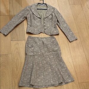 Chic Beige Women's Skirt Set